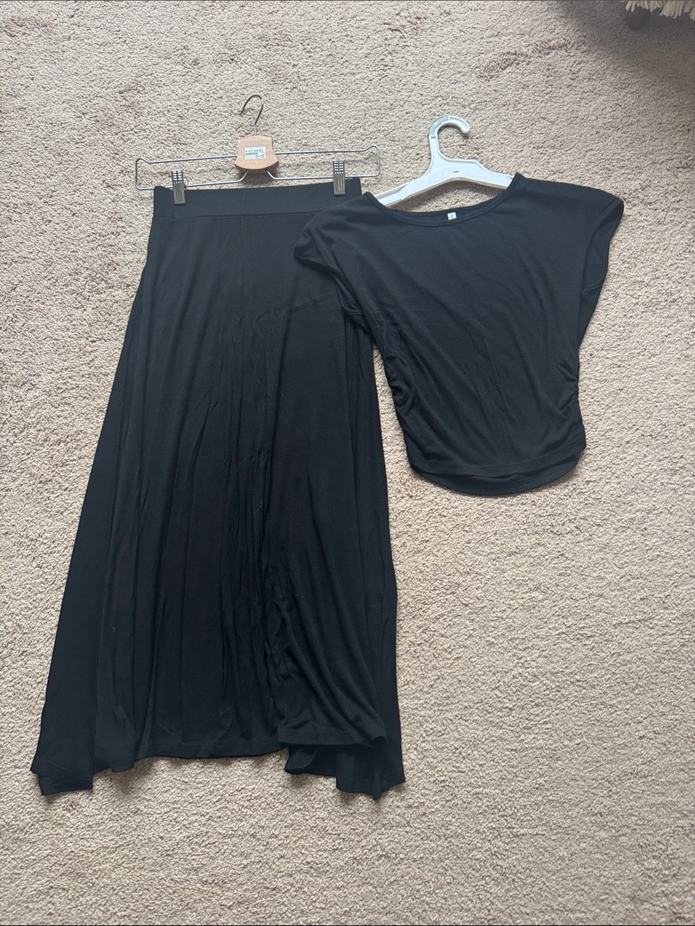 Source Unknown Black Maxi Skirt - Flowing A-Line Silhouette